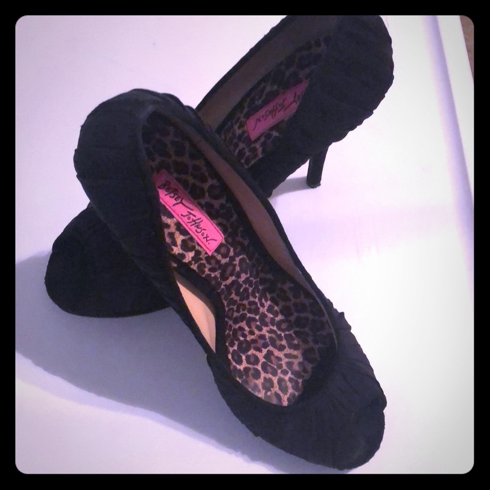 Peep toe podeswa pumps